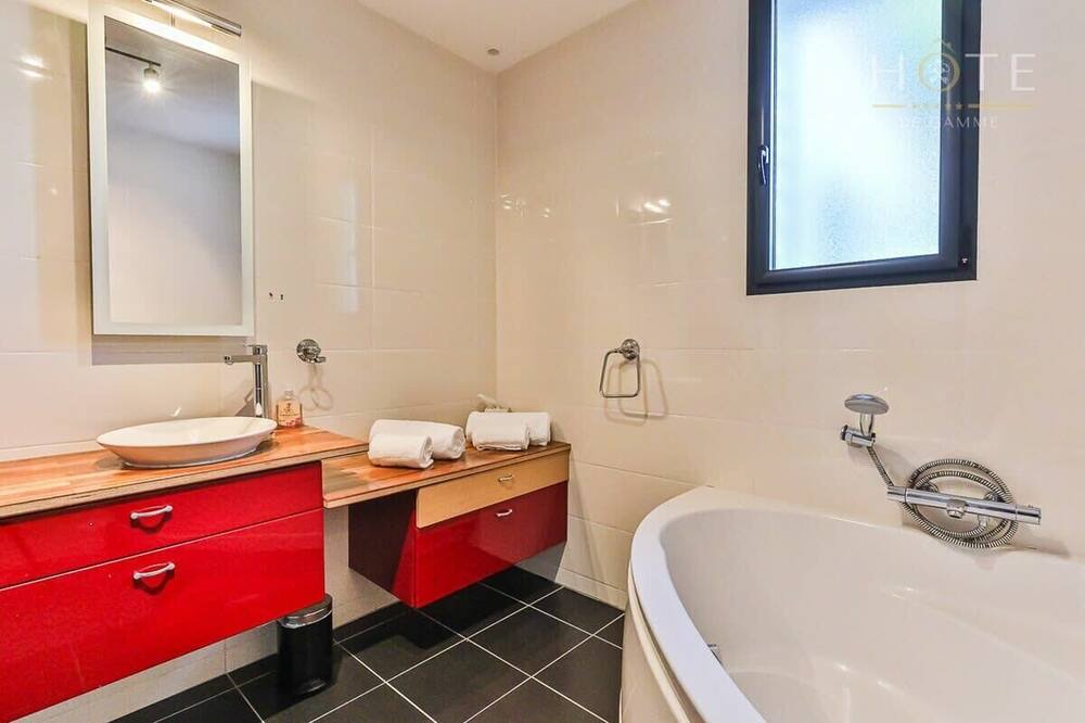 Photo of Bathroom in Olonne-sur-Mer