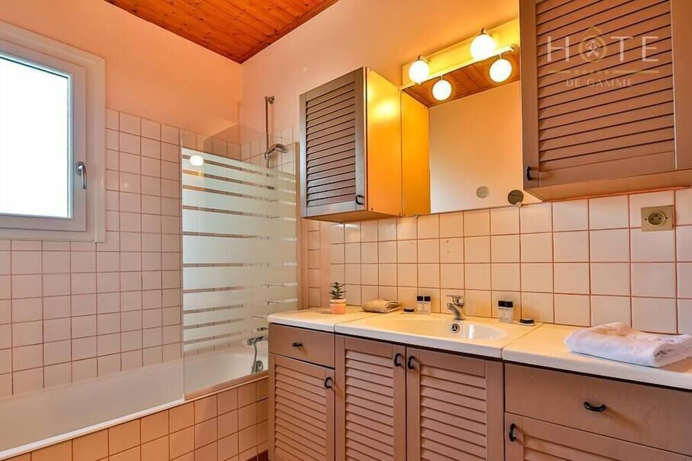 Photo of Bathroom in Longeville-sur-Mer