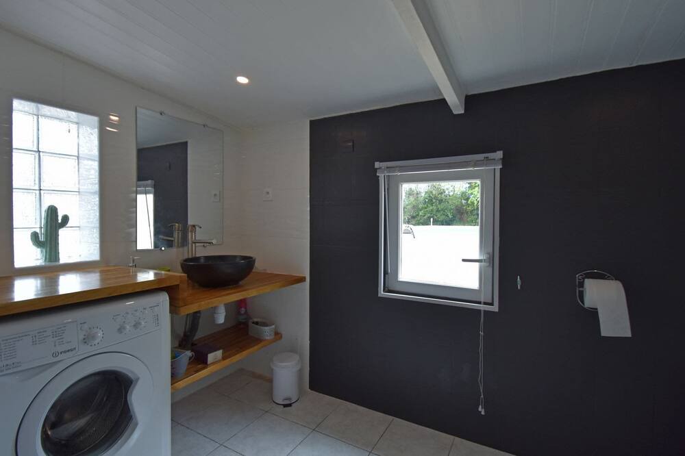 Photo of Bathroom in Lezignan-Corbieres