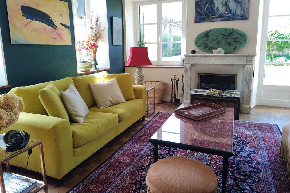 Photo of Others in Ige