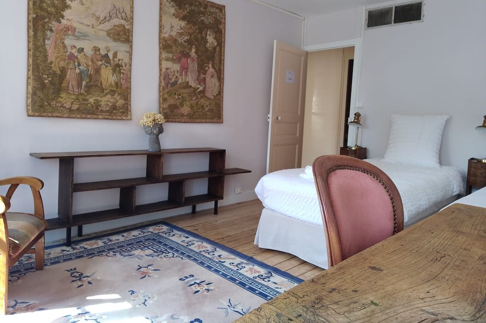 Photo of Bedroom in Ige