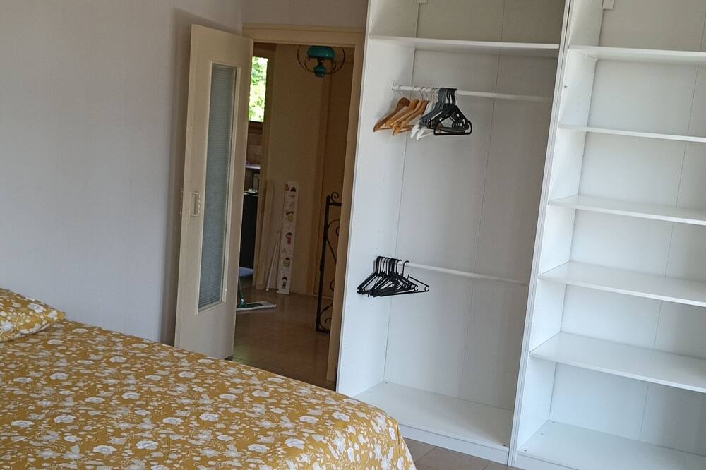 Photo of Bedroom in Saint-Jean-de-Braye