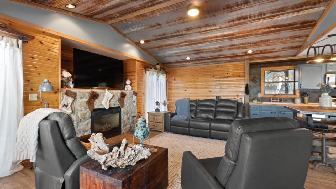 Photo of Livingroom in Arrow Point