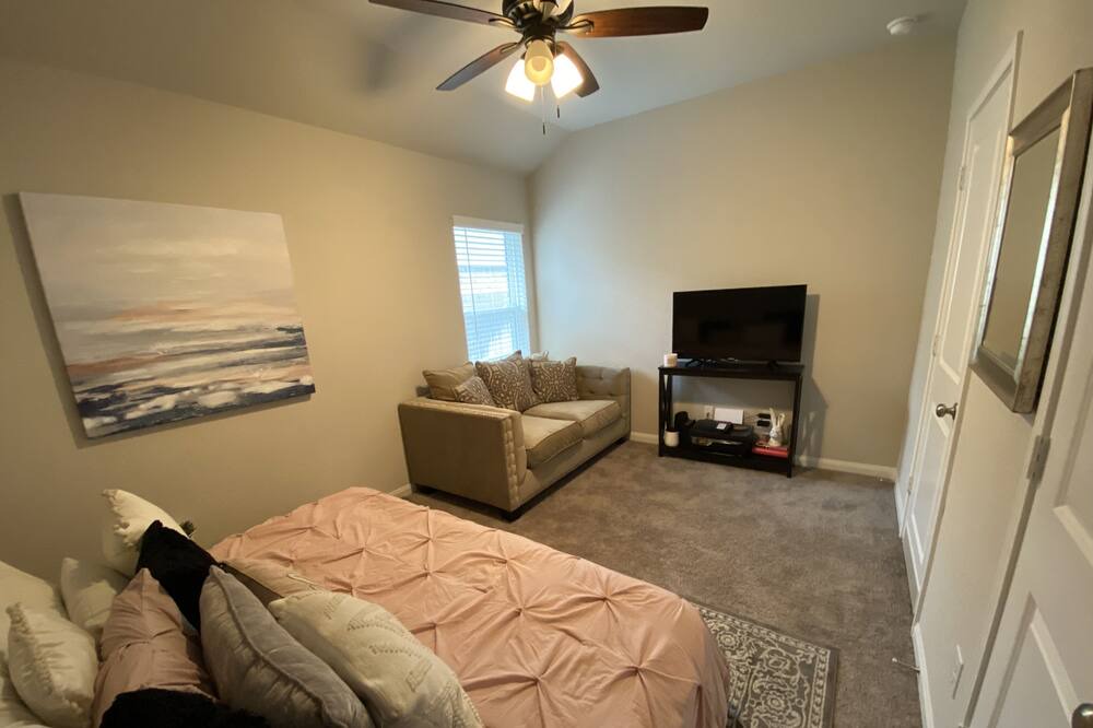 Photo of Bedroom in Bulverde