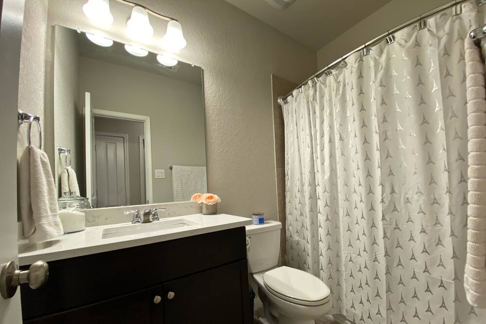 Photo of Bathroom in Bulverde