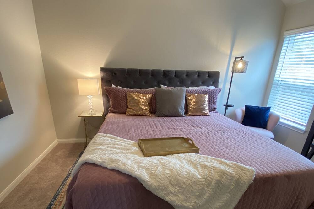 Photo of Bedroom in Bulverde
