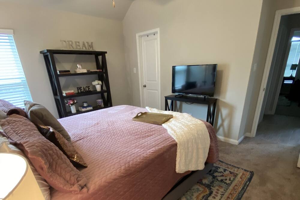 Photo of Bedroom in Bulverde