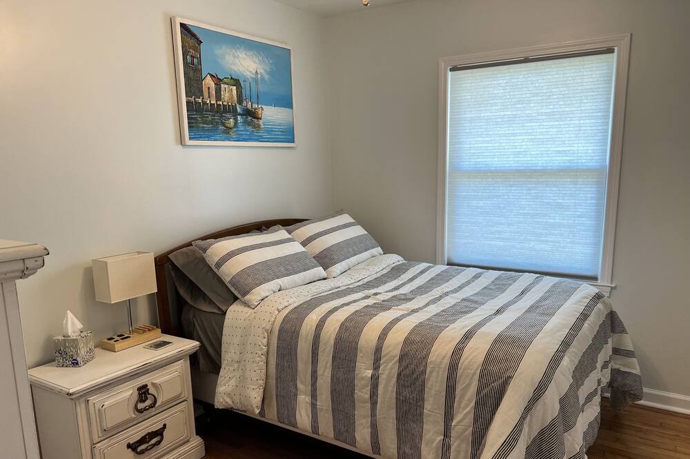 Photo of Bedroom in Boiling Spring Lakes