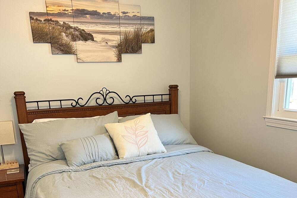 Photo of Bedroom in Boiling Spring Lakes