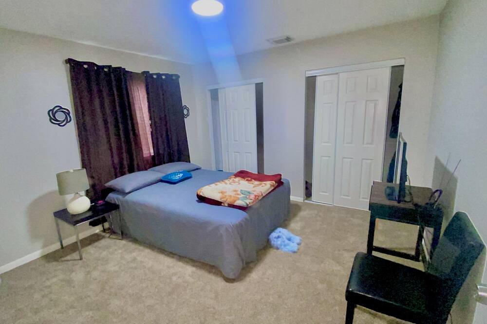Photo of Bedroom in Channelview