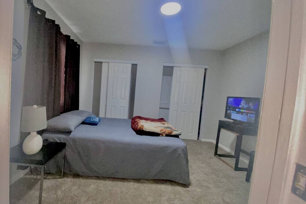 Photo of Bedroom in Channelview