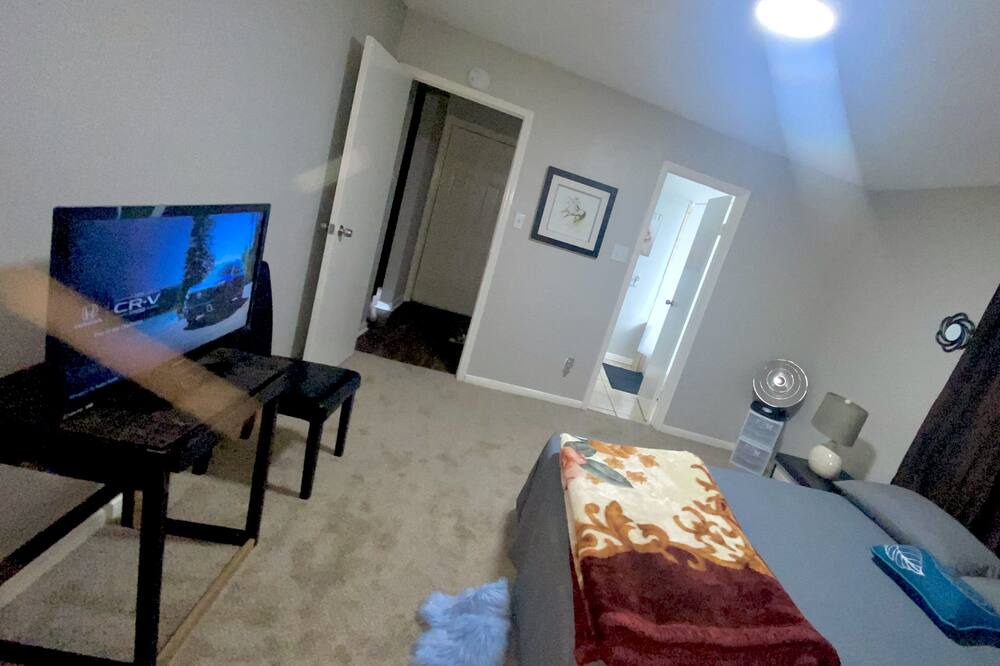 Photo of Bedroom in Channelview