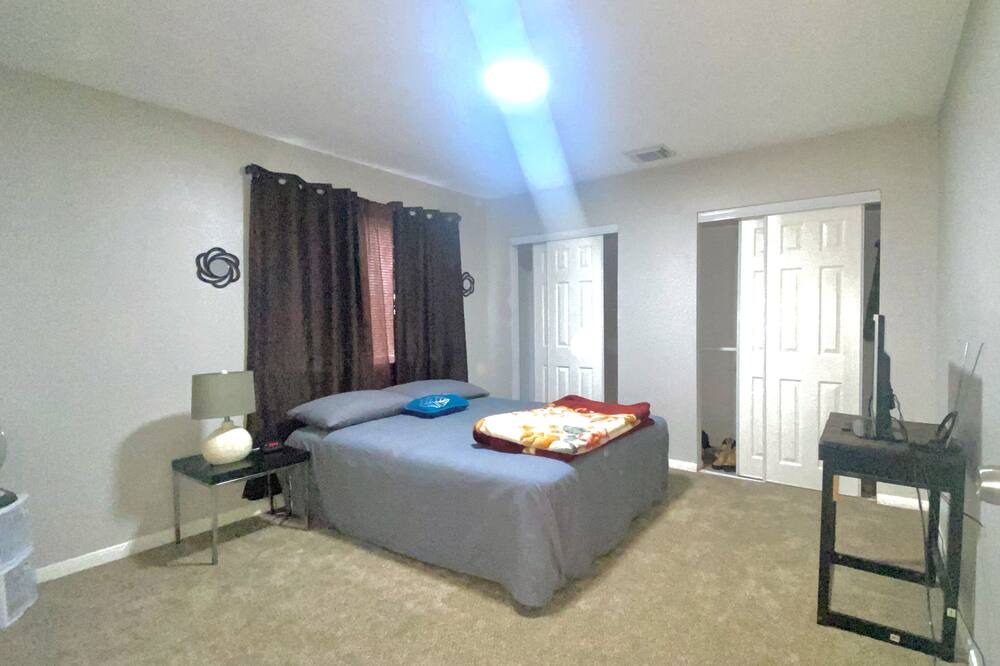 Photo of Bedroom in Channelview