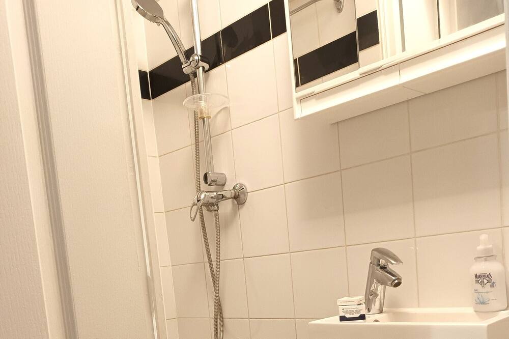 Photo of Bathroom in Saint-Germain-en-Laye