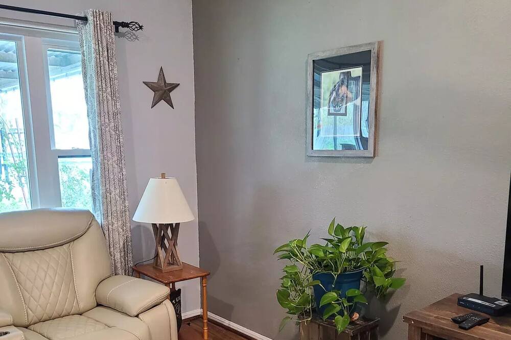 Photo of Livingroom in Lake Jackson