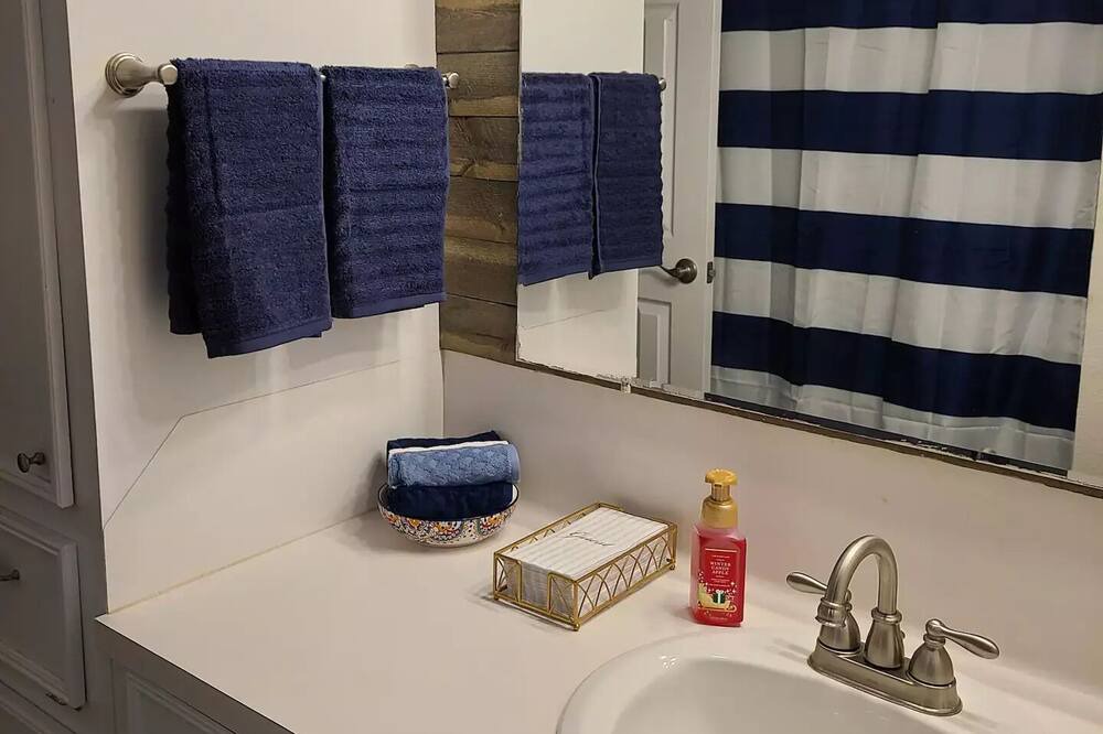 Photo of Bathroom in Lake Jackson