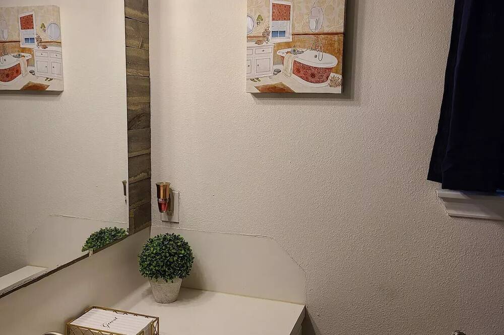 Photo of Bathroom in Lake Jackson