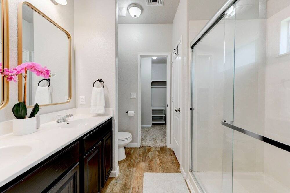 Photo of Bathroom in Manor
