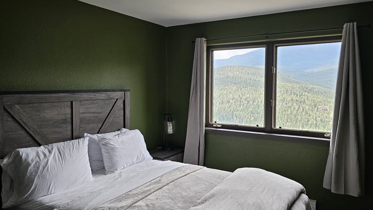 Photo of Bedroom in Shadow Mountain