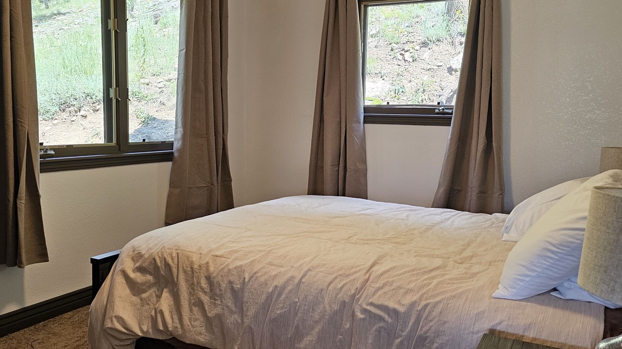 Photo of Bedroom in Shadow Mountain