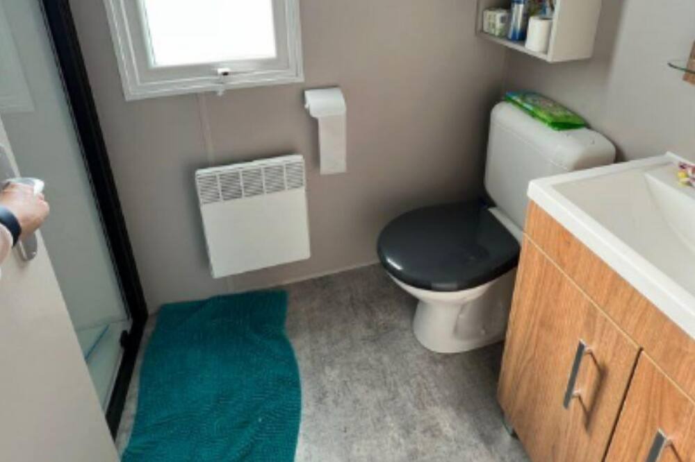 Photo of Bathroom in Ouistreham