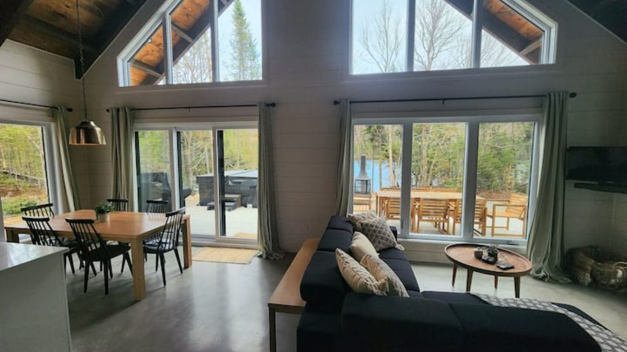 Photo of Livingroom in Lac-aux-Sables