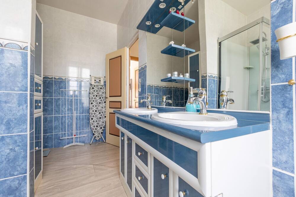 Photo of Bathroom in Hambye