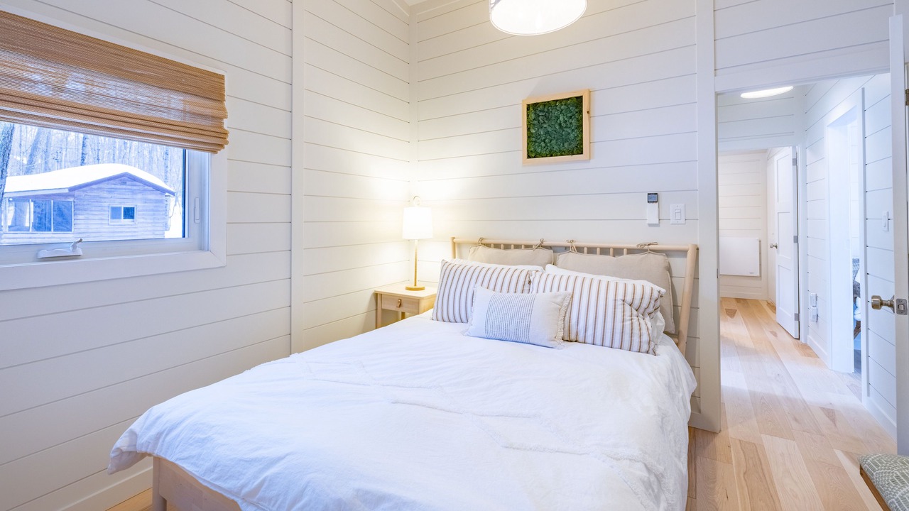 Photo of Bedroom in Lake of Bays