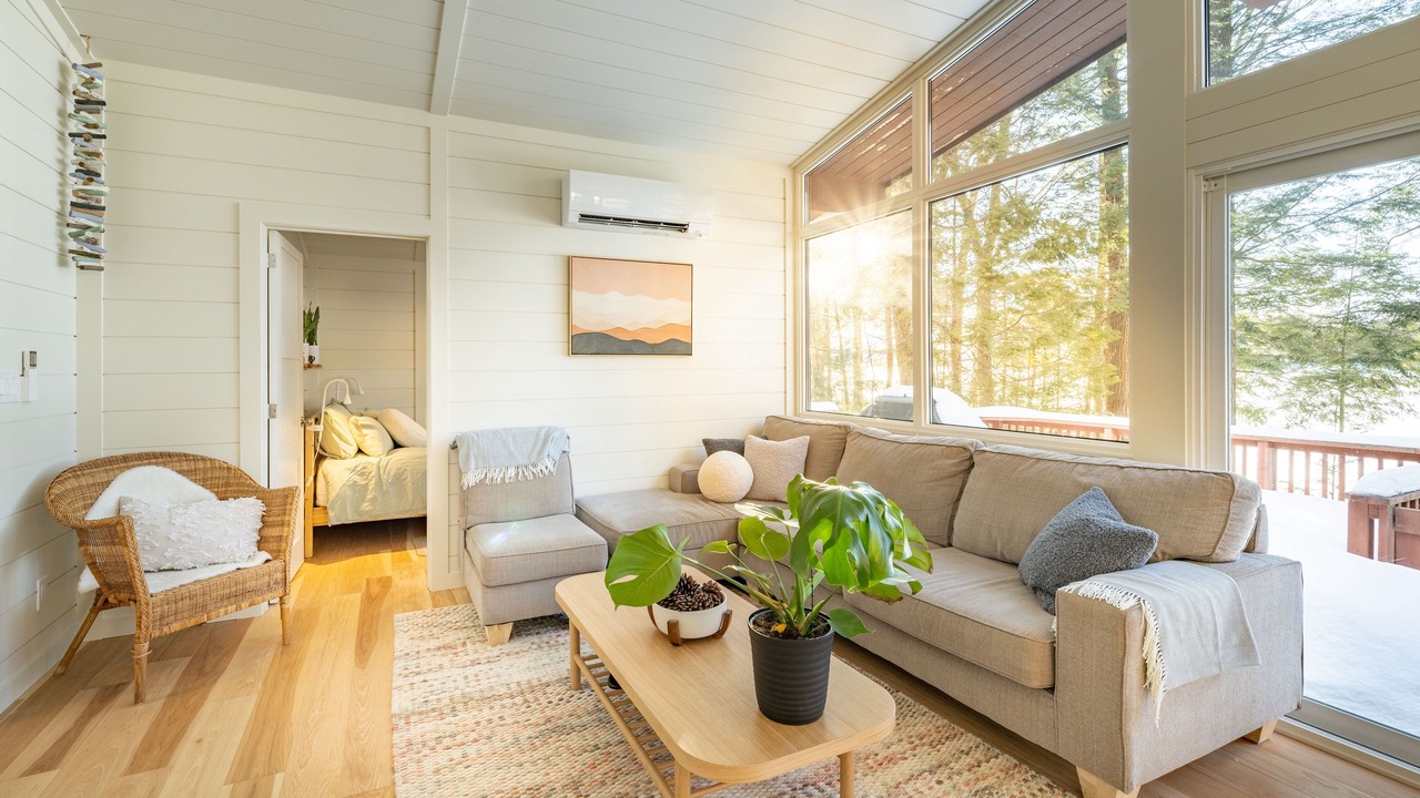 Photo of Livingroom in Lake of Bays