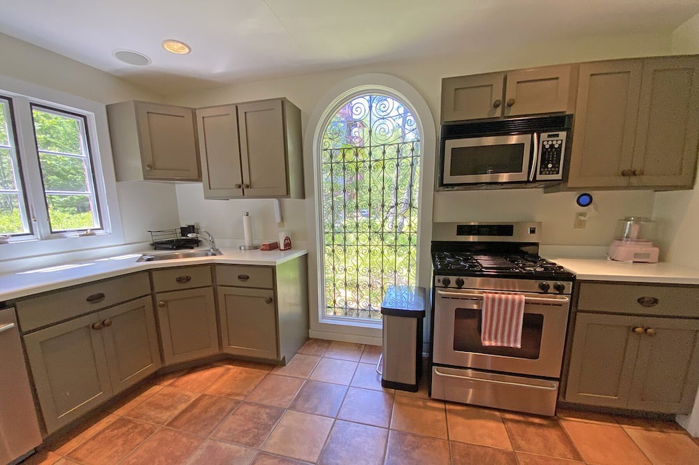 Photo of Kitchen in Hall Quarry