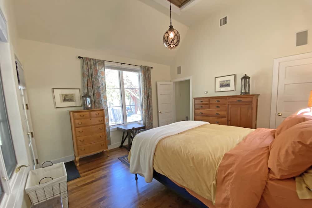 Photo of Bedroom in Hall Quarry