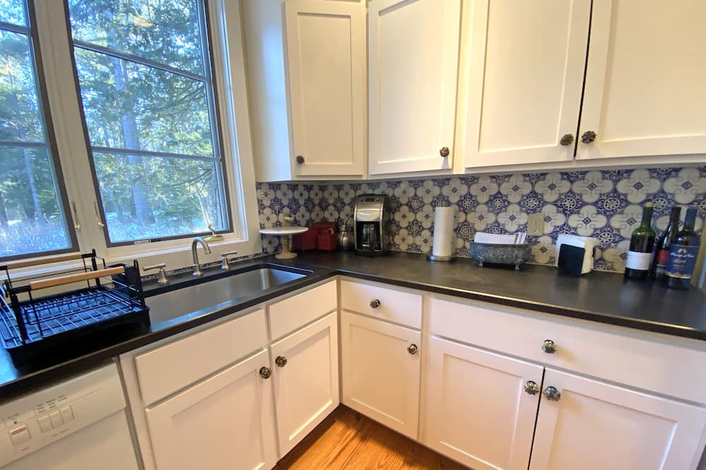 Photo of Kitchen in Hall Quarry