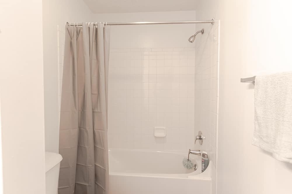 Photo of Bathroom in Parkdale