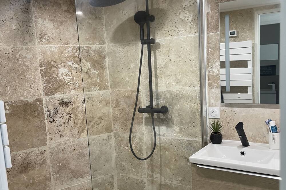 Photo of Bathroom in Gignac