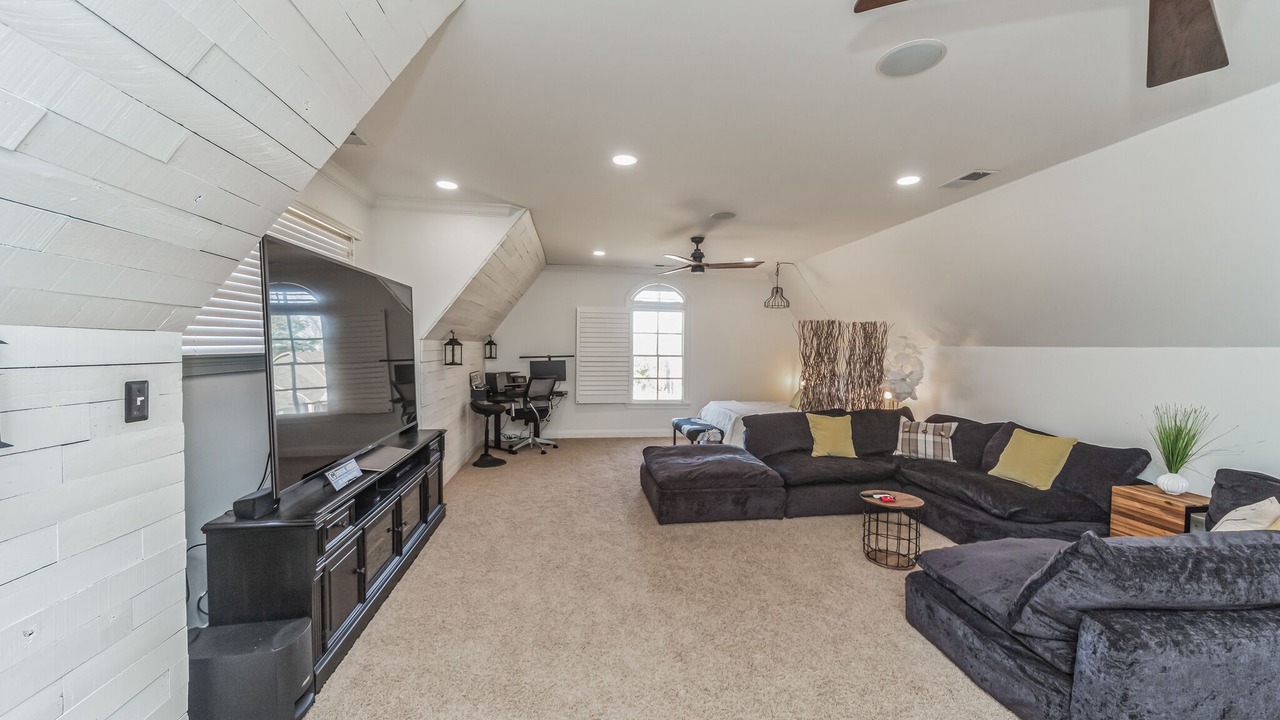 Photo of Livingroom in Hickory Withe