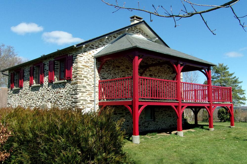 Photo of Outdoor in Laval-sur-Luzege