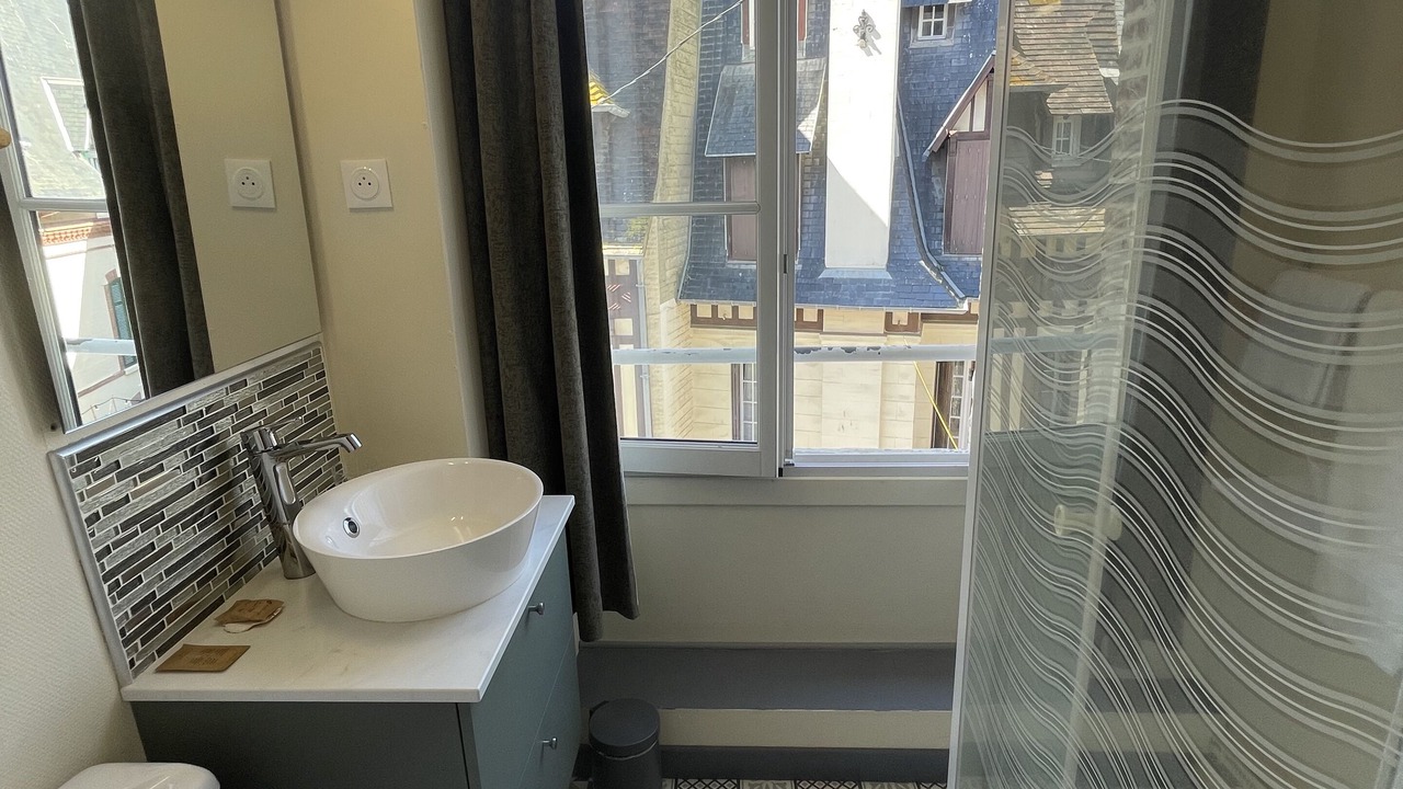 Photo of Bathroom in Trouville-sur-Mer