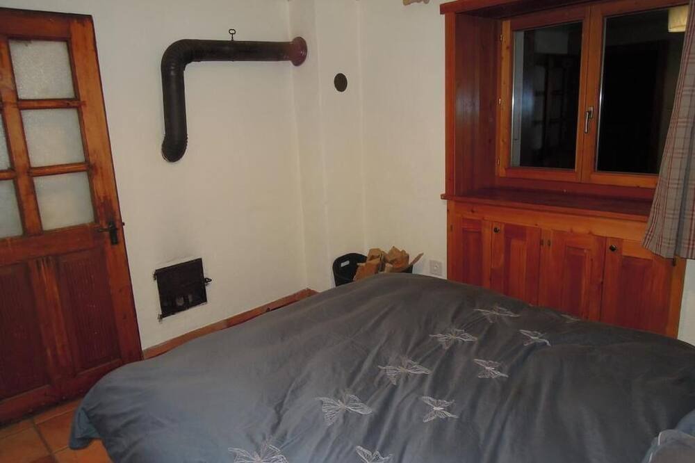 Photo of Bedroom in Sarreyer