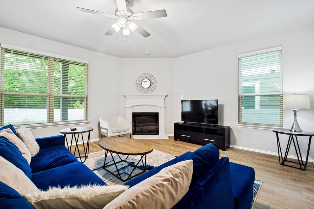 Photo of Livingroom in Lincoln Park