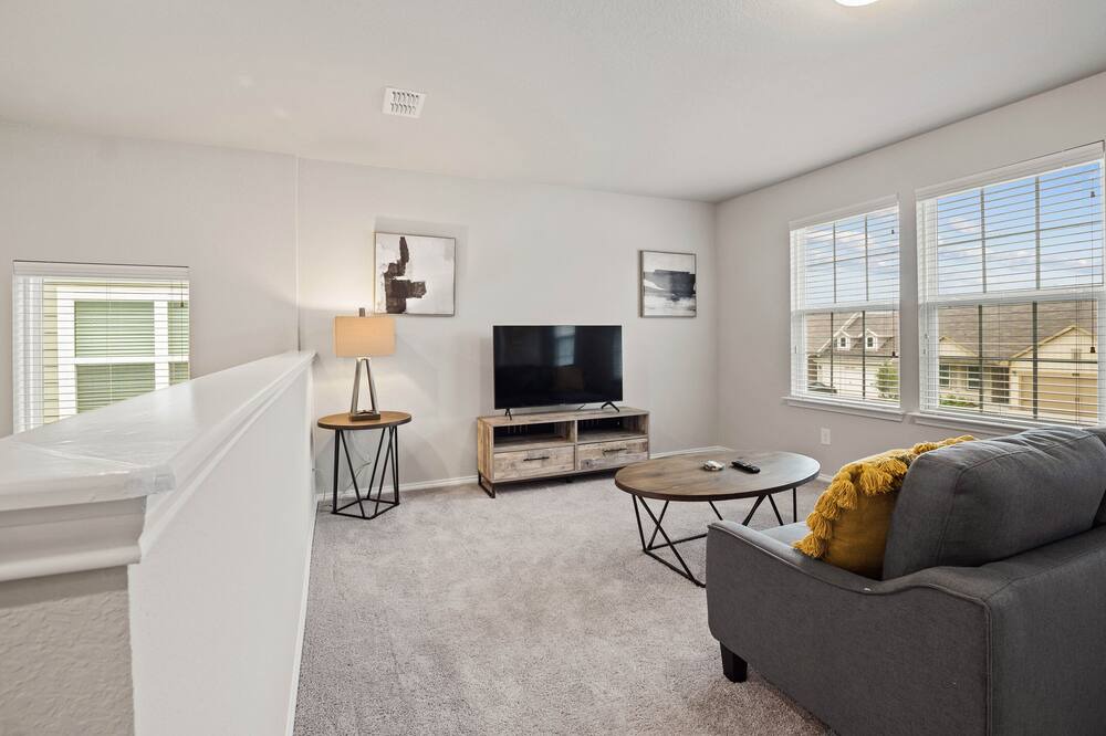 Photo of Livingroom in Lincoln Park