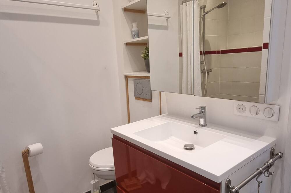 Photo of Bathroom in Moyenneville