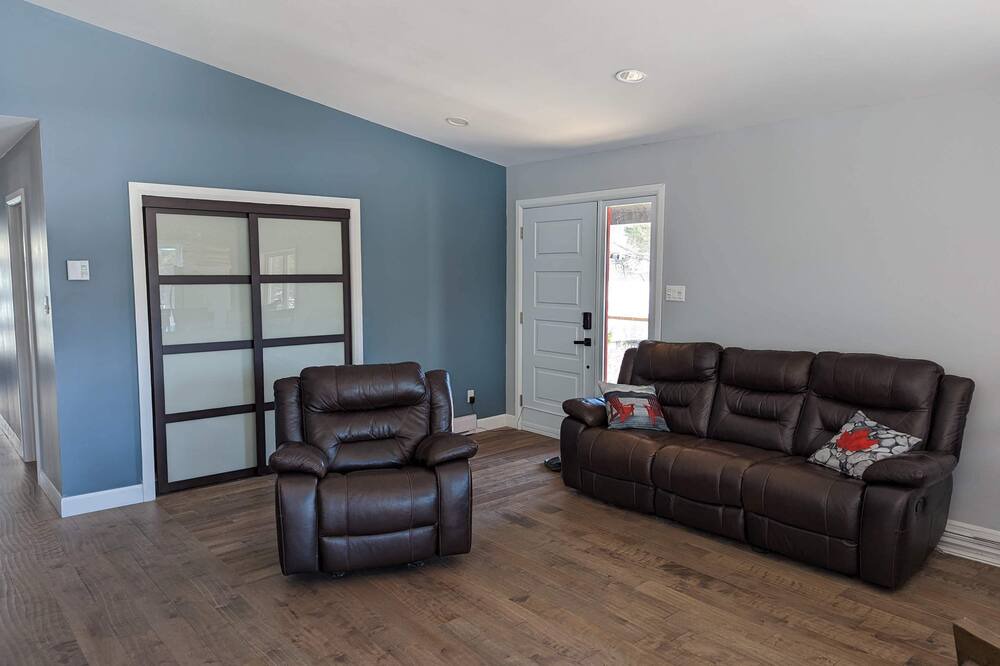 Photo of Livingroom in Notre-Dame-de-Montauban