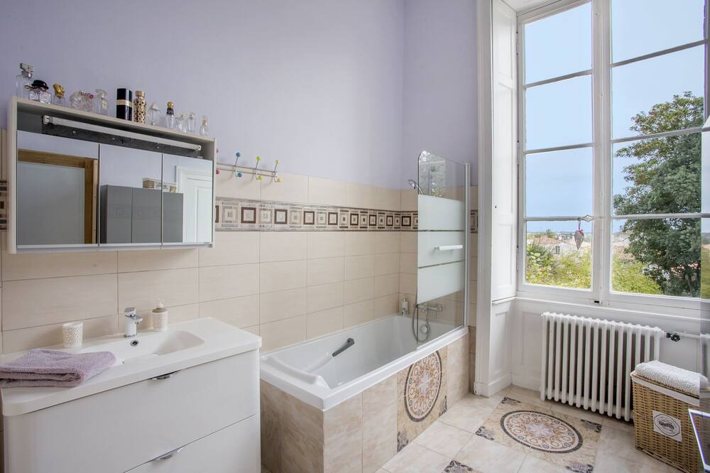 Photo of Bathroom in Fontenay-le-Comte