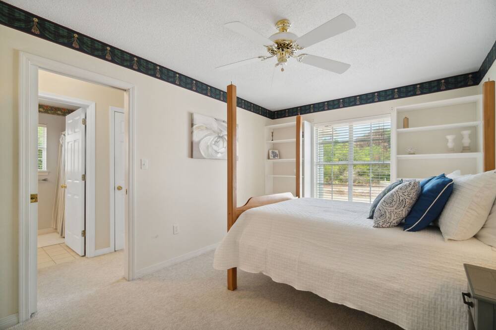 Photo of Bedroom in Gulf Pines