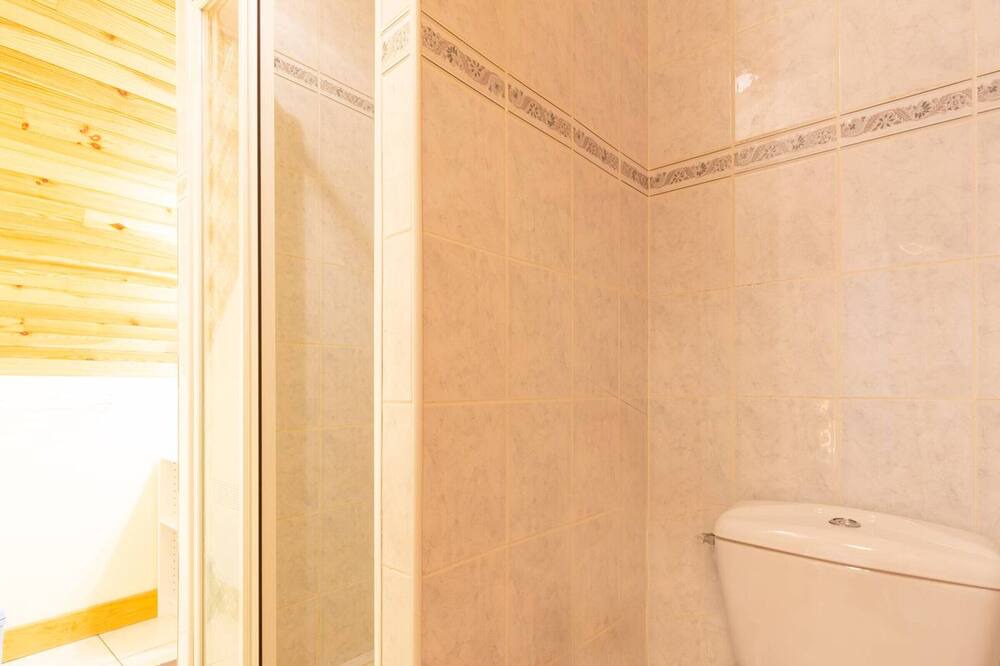 Photo of Bathroom in Loudervielle