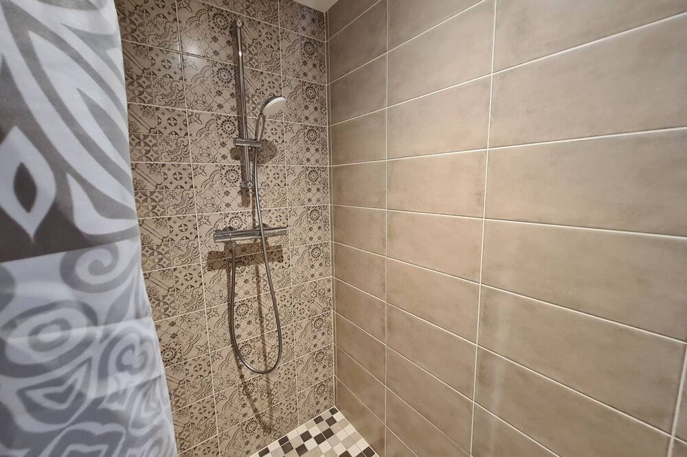 Photo of Bathroom in Lye