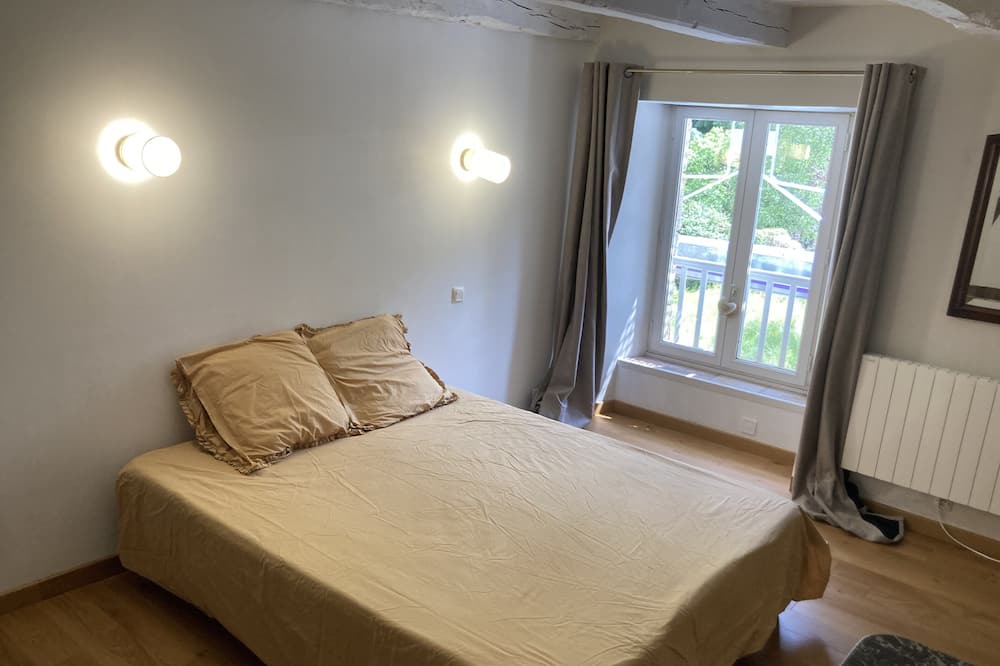 Photo of Bedroom in Saint-Remy-du-Plein