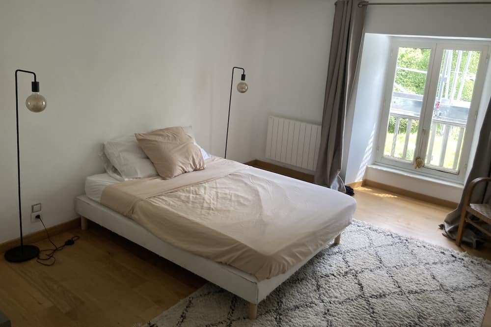 Photo of Bedroom in Saint-Remy-du-Plein