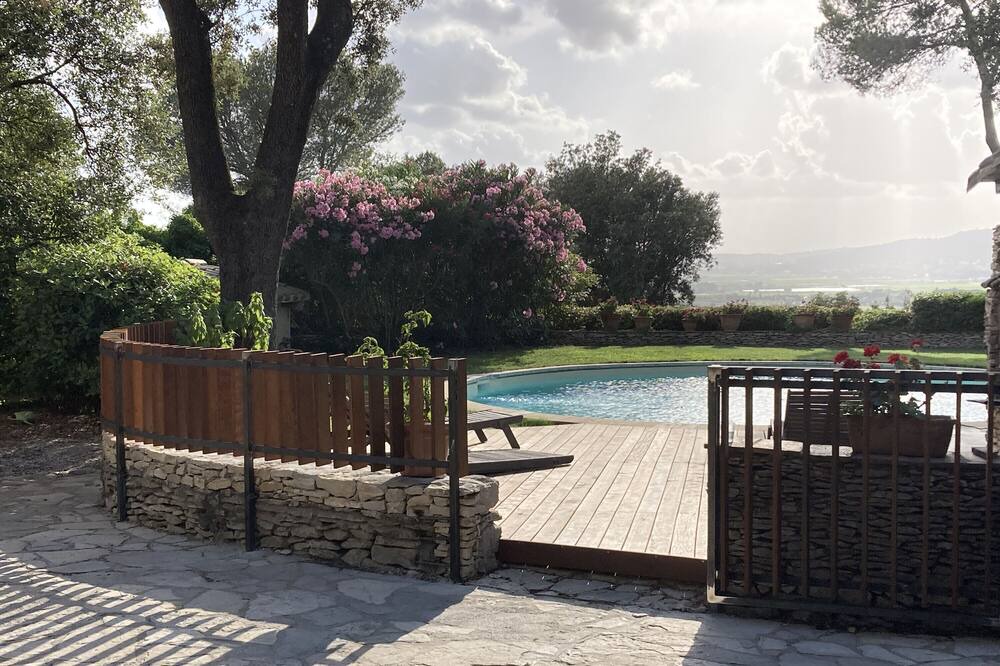 Photo of Outdoor in Bellegarde