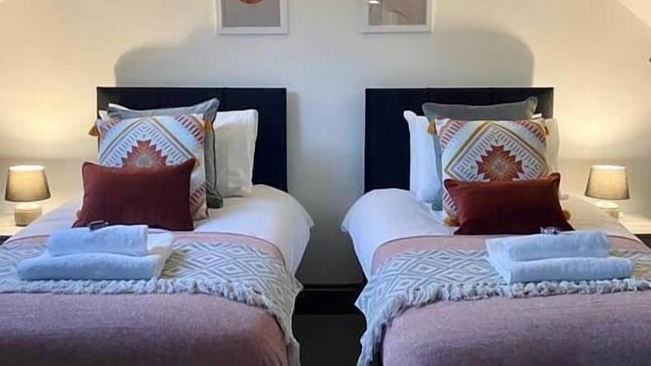 Photo of Others in Cwm Frwd Oer